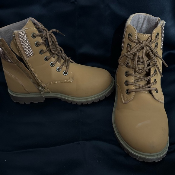 Charlotte Russe Beige Boots - Picture 1 of 4